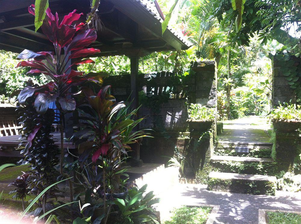 Karang Mesari Ubud Guest House Exterior photo