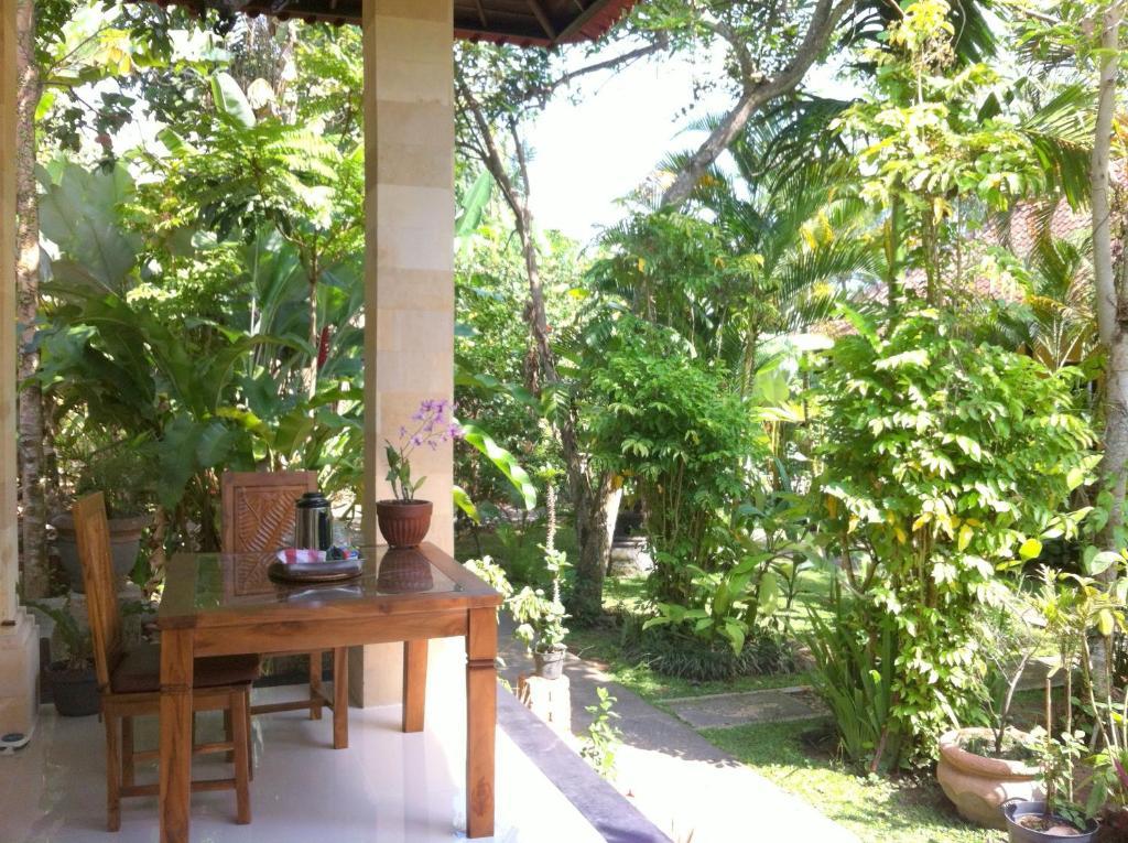 Karang Mesari Ubud Guest House Exterior photo
